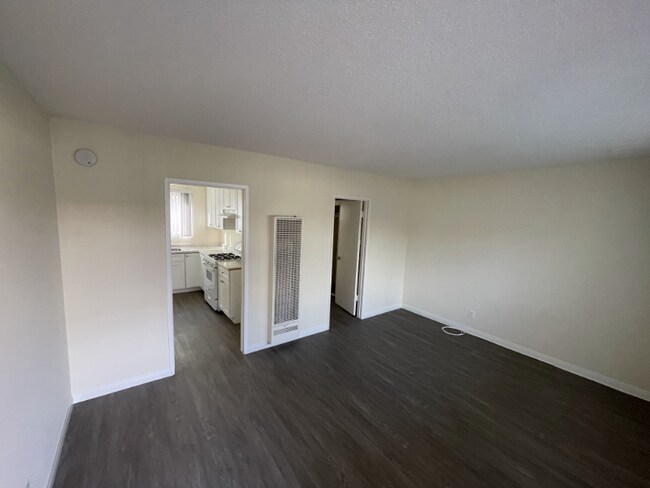Building Photo - 5531 Fulcher Ave