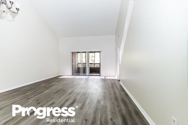 Foto del edificio - 304 Lakeview Dr E