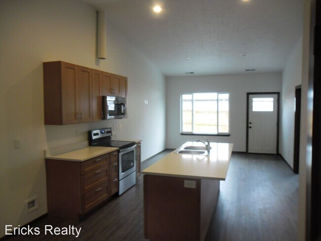 Building Photo - 2 br, 2 bath House - 408 B E 3RD ST