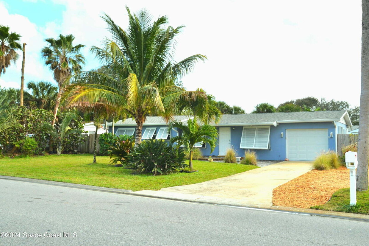 Primary Photo - Beachside Living