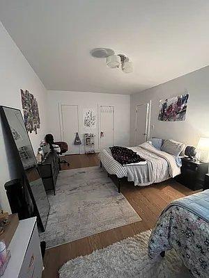 Foto del edificio - 4 bedroom in BRONX NY 10463