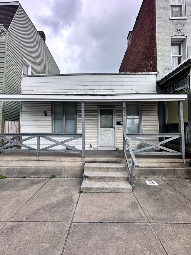 Building Photo - Quaint 2 Bedroom Single Family Home in York