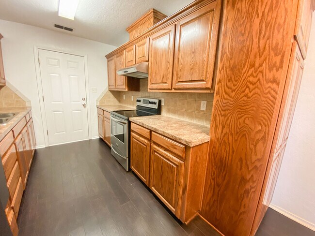 Foto del edificio - 5306 Riviera Dr