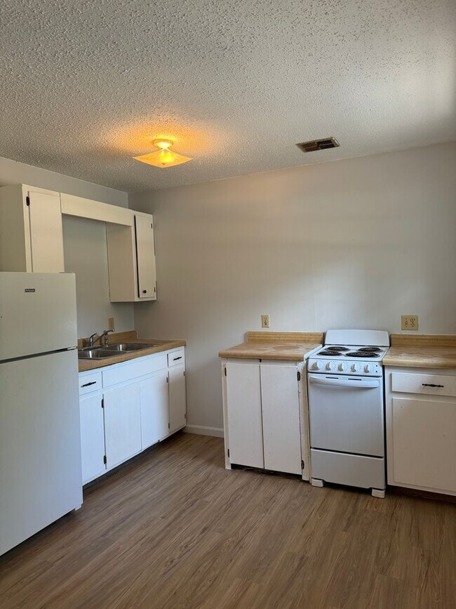 Building Photo - Questions please contact Joshua LaFever 50...