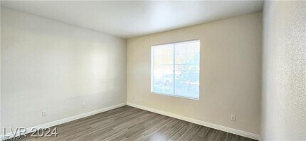 Building Photo - 2121 Blue Breeze Dr