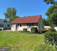 Building Photo - 8524 Highland Ln