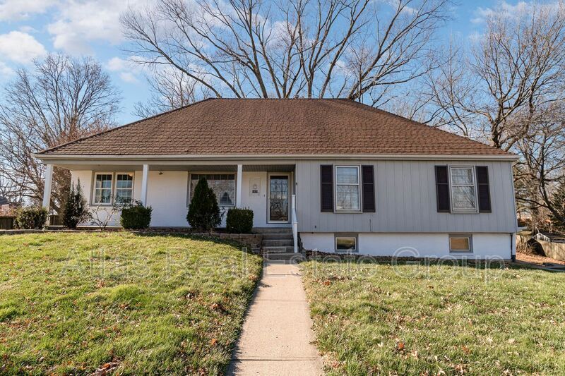 Primary Photo - 6404 NW Nodaway Dr