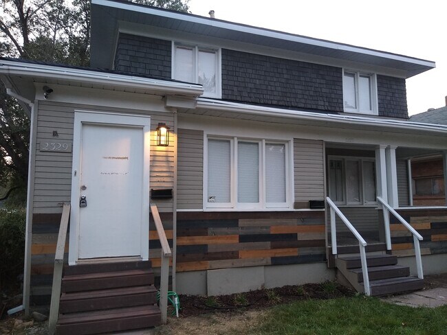 Building Photo - 2329 Van Buren Ave
