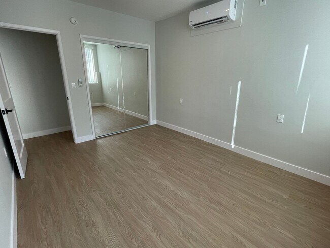 Interior Photo - 7057 Lanewood Ave