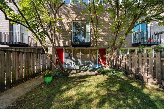 Building Photo - 5647 S Harper Ave
