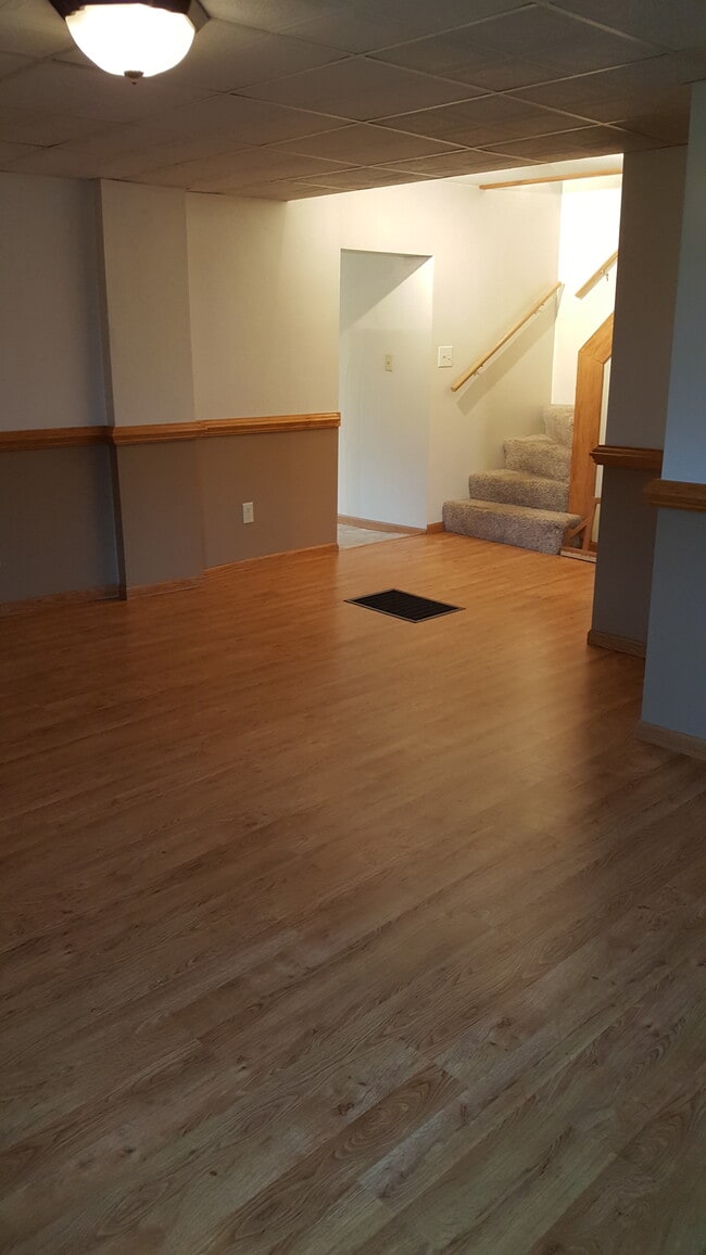 Living Room - 16924 Sabillasville Rd