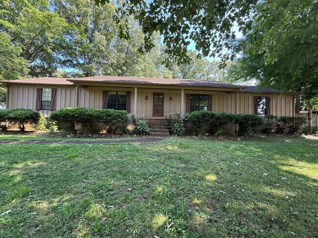 Foto del edificio - 102 Hickory Hill Dr
