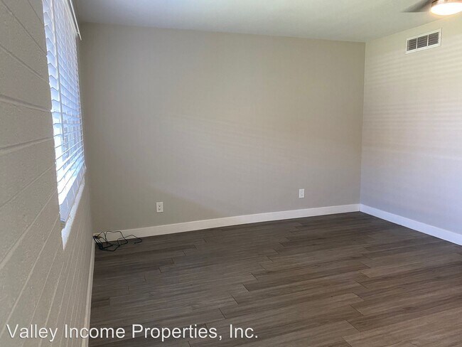 Foto del edificio - 2625-2629 E Turney Ave