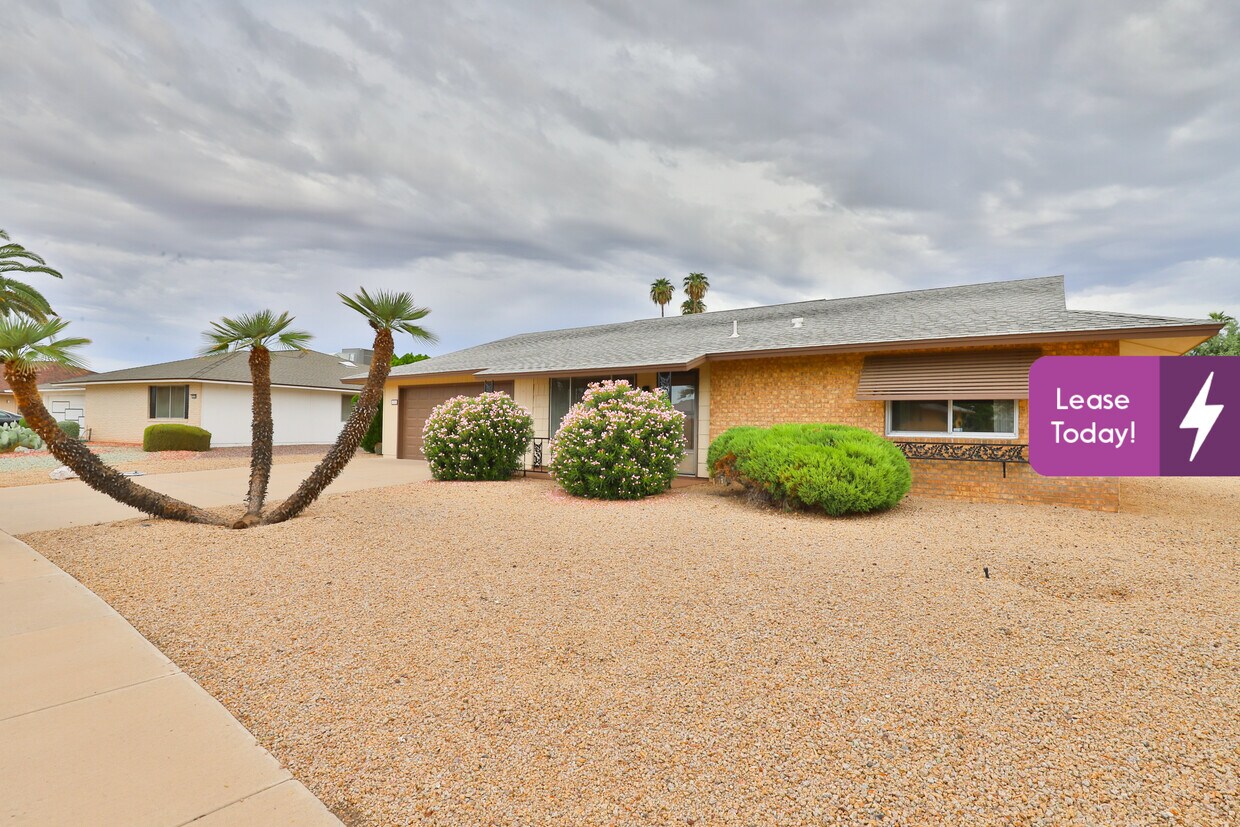 Primary Photo - 12518 W Skyview Dr