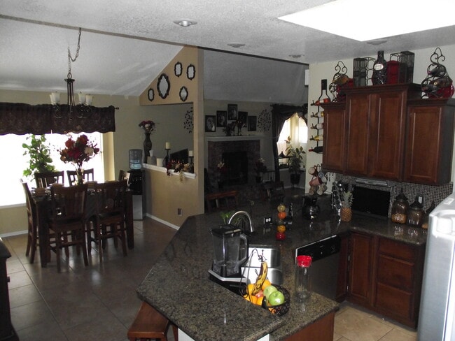 Building Photo - 2420 Juliette Low Dr