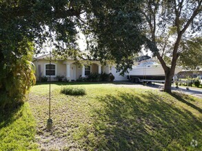 Building Photo - 7746 99th Ct