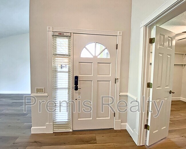 Building Photo - 47 Pelican Pl