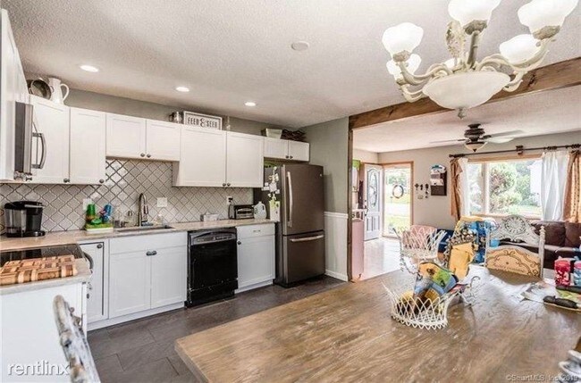 Building Photo - 5 br, 3 bath House - 19 Dora Drive