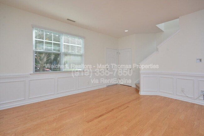 Building Photo - 3 Moonbeam Ct