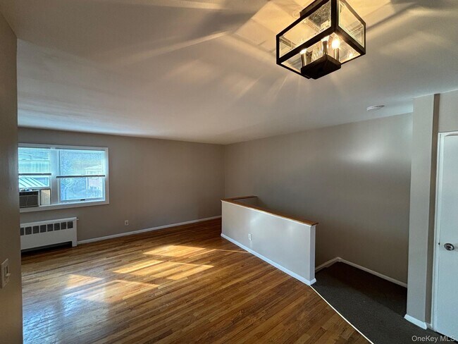 Foto del edificio - 580 Bedford Rd