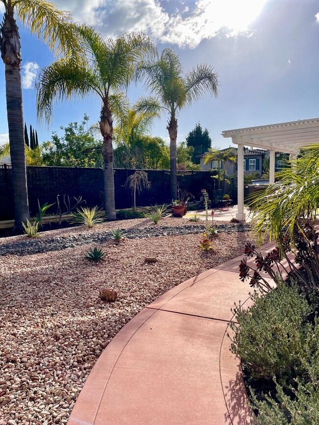 Foto del edificio - 9707 Deer Trail Dr