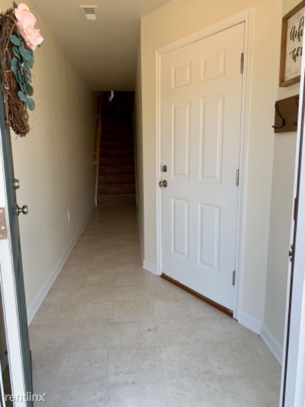 Building Photo - 3 br, 3.5 bath Townhome - 35124 Saba Pl