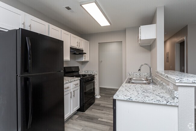 Interior Photo - 412 Crossing