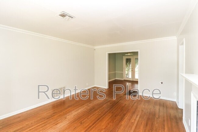 Foto del edificio - 1439 E 36th St
