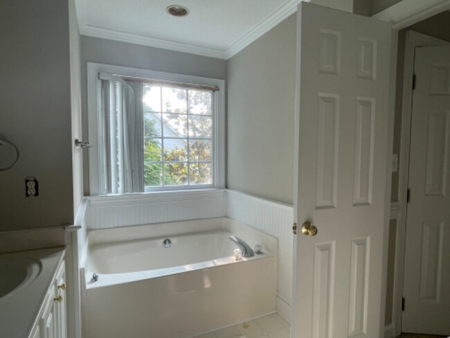 Building Photo - 4120 Cashew Dr