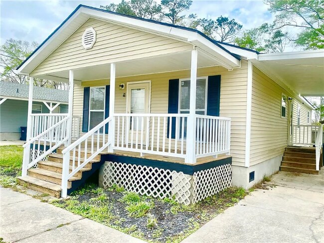 Foto del edificio - 370 Cedar Ln