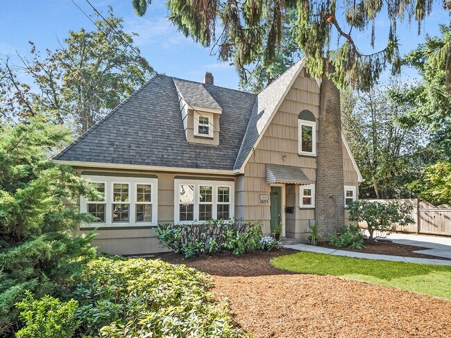 Foto del edificio - 2638 SW Custer St