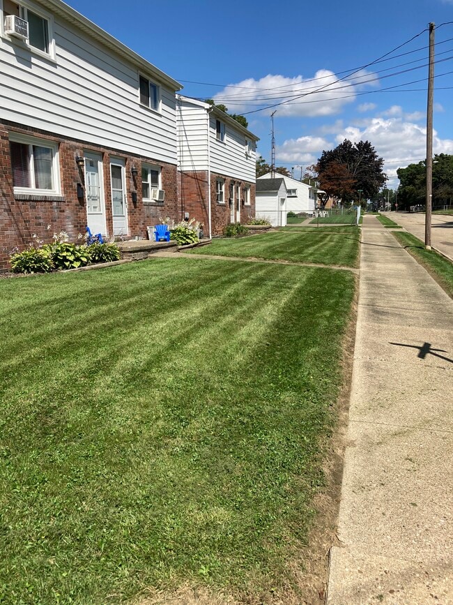 Building Photo - 1367 Wertz Ave SW