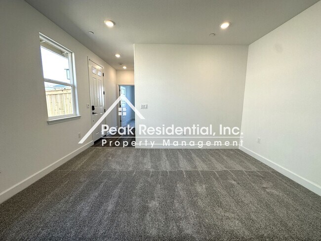 Foto del edificio - Brand New North Natomas ADU!