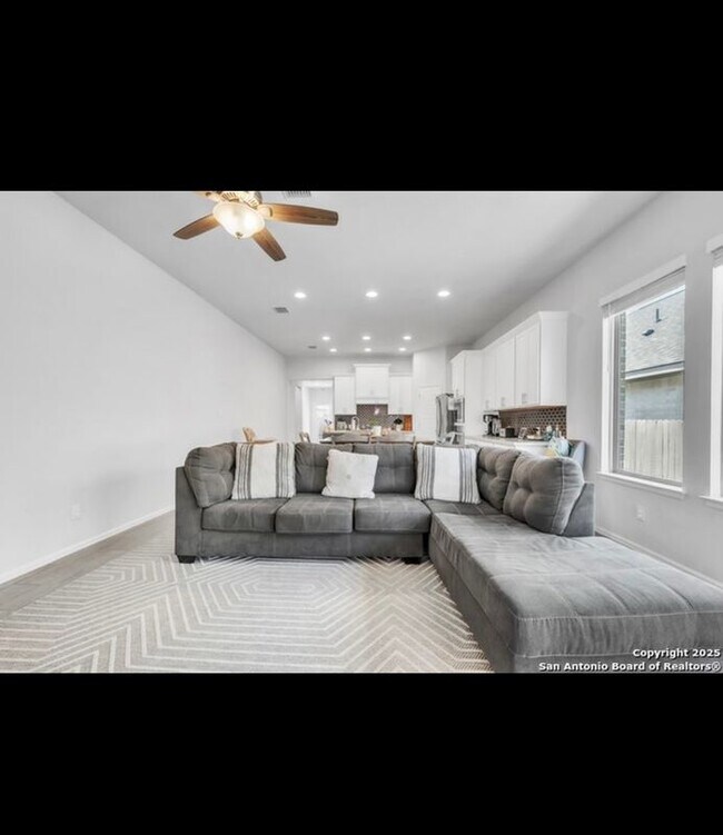 Foto del edificio - 13238 Fantine Flds