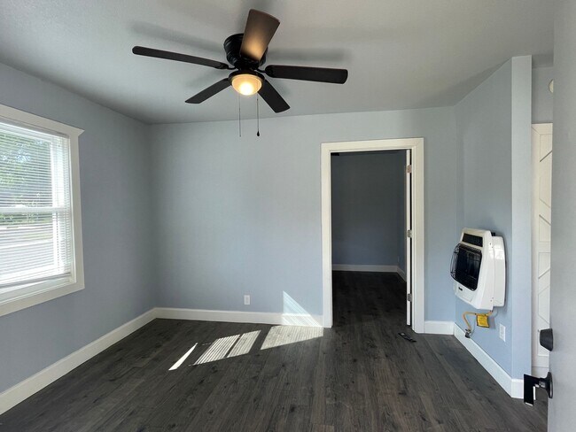 Foto del edificio - 1 Bedroom / 1 Bathroom in Downtown Springdale - All Utilities Included!