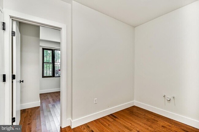 Foto del edificio - 182 E Huntingdon St