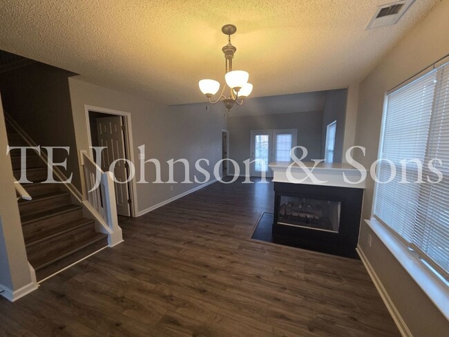 Photo - Spacious 3 Bedroom with Main Level Primary Suite Townhome