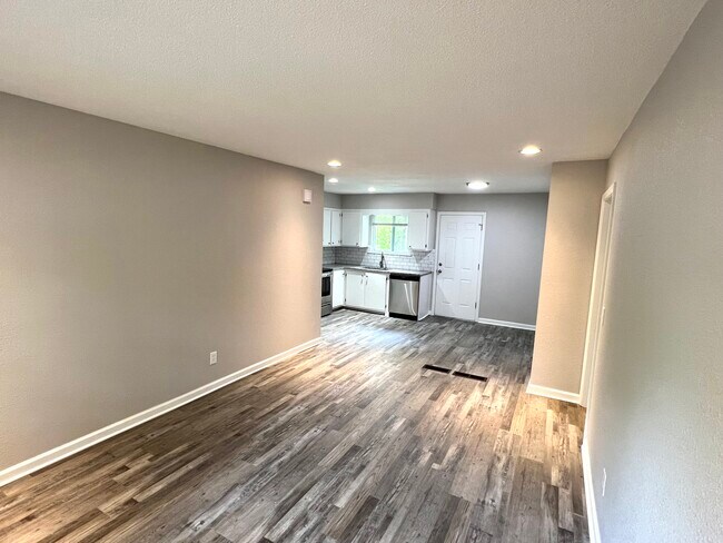 Foto del edificio - 1325 N 63rd Ter