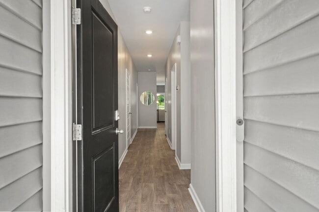 Building Photo - 173 Hazy Ln