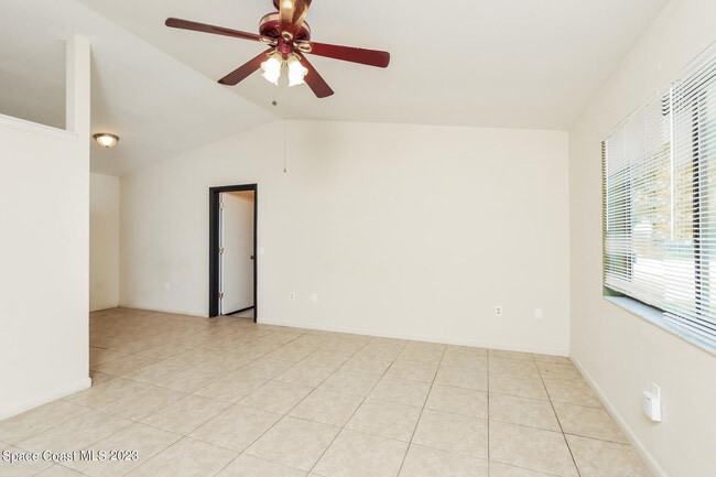 Building Photo - 811 Airport Ave SE