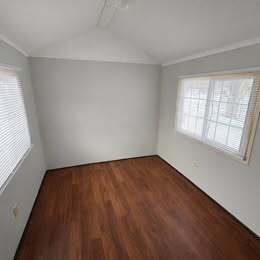 Foto del edificio - 521 Bedford Rd N