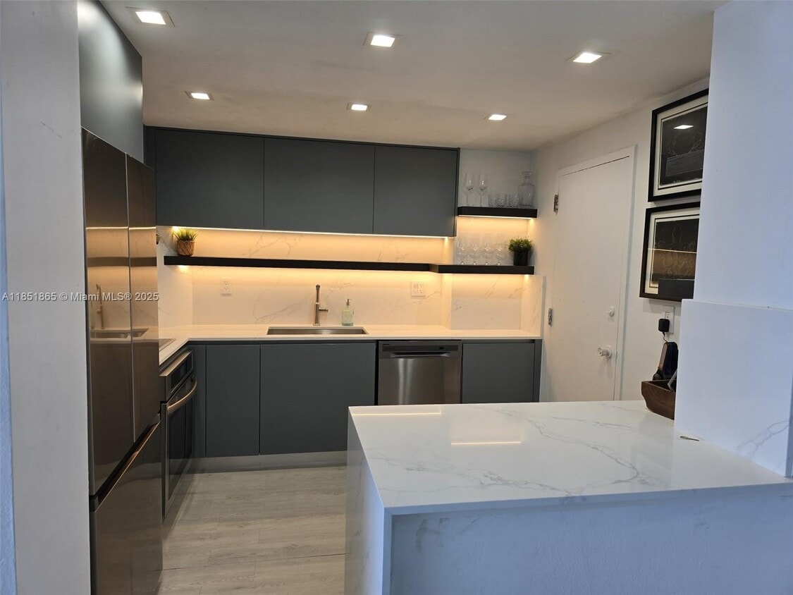 Foto principal - 500 Bayview Dr