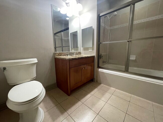 Foto del edificio - 7400 River Rd