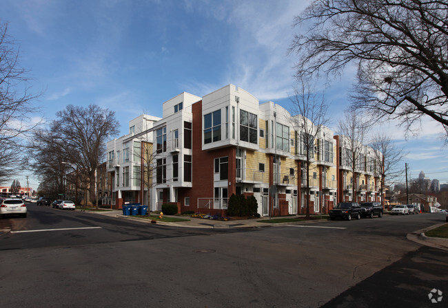 Primary Photo - Lofts Dilworth