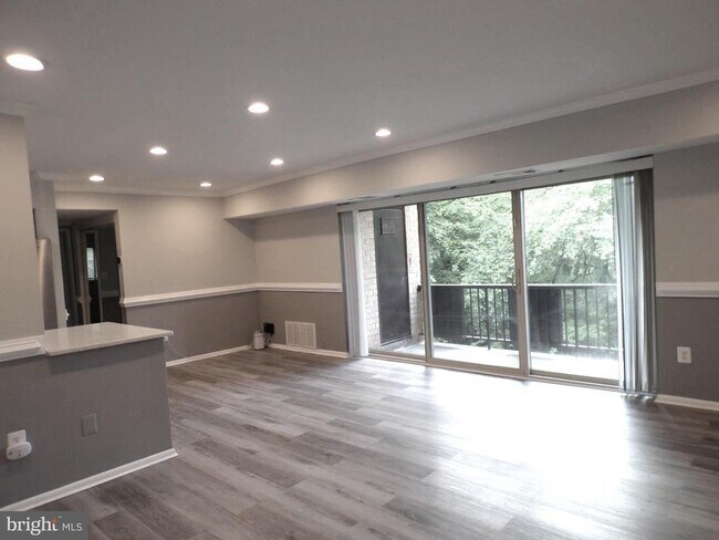Foto del edificio - 7855 Enola St