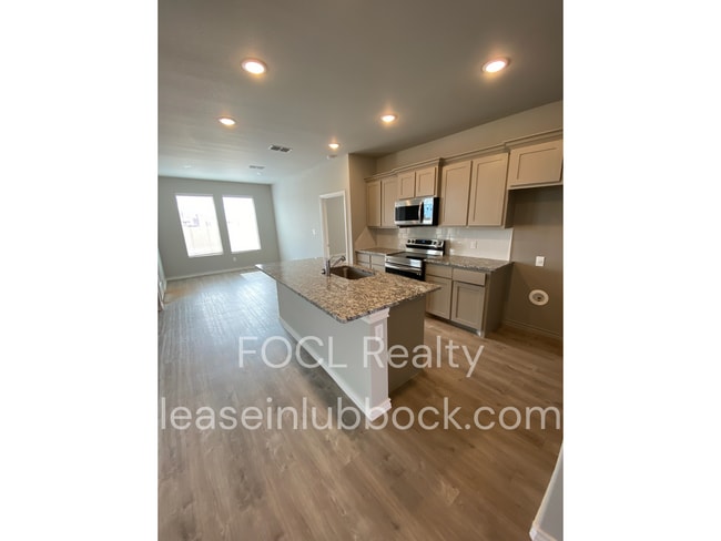 Foto del edificio - 3 bed 2 bath Open Concept