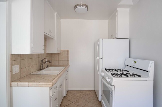 Foto del edificio - 5336 Hermitage Ave