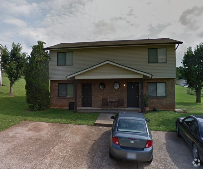 Building Photo - 105 Swan Dr