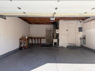 Building Photo - 493 Waskow Dr