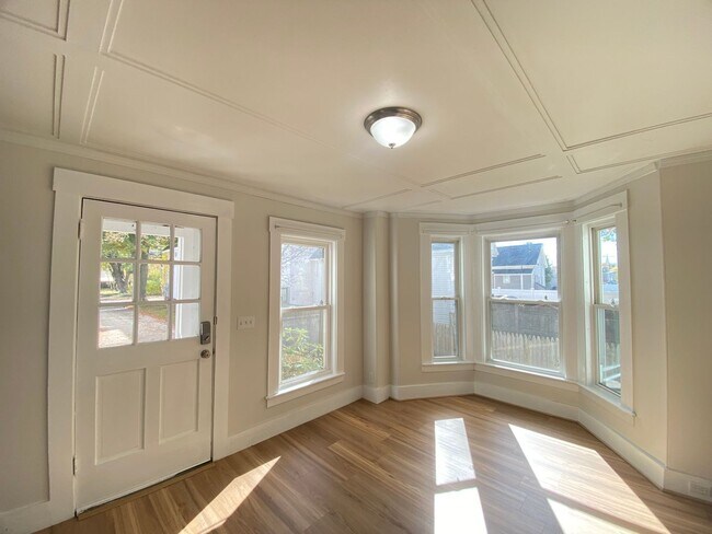 Foto del edificio - 348 Portland St